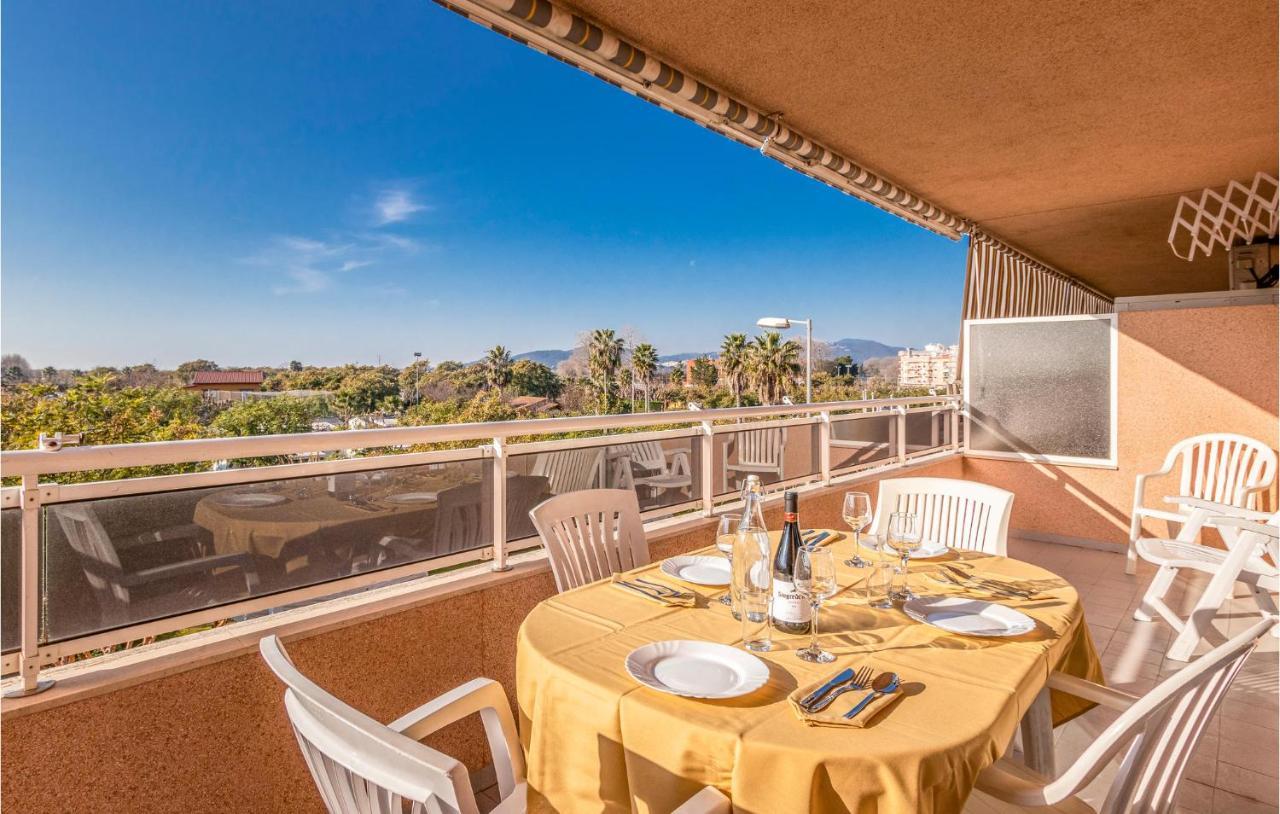 Awesome Apartment In Blanes Eksteriør billede